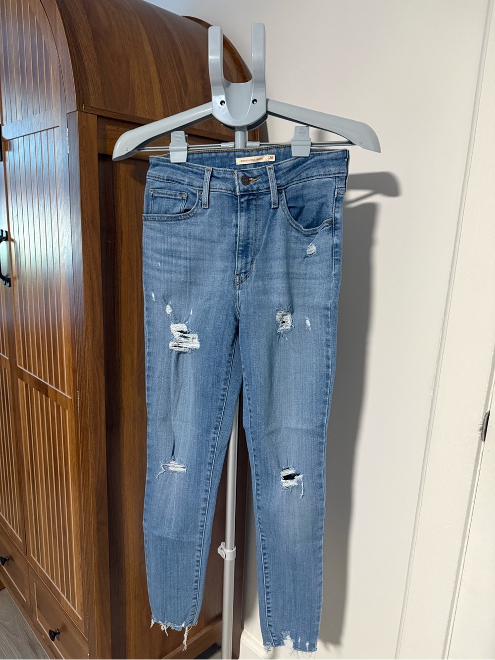 Levi’s 721 High Rise Skinny Light Blue Size 28